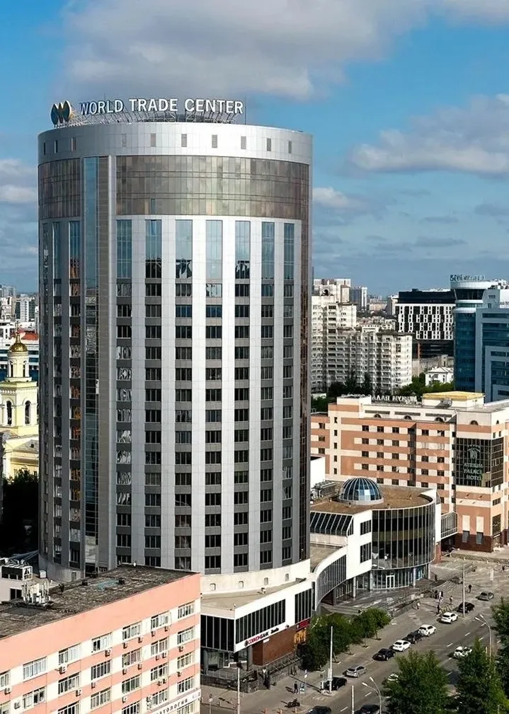 Фасад Делового выставочного центра